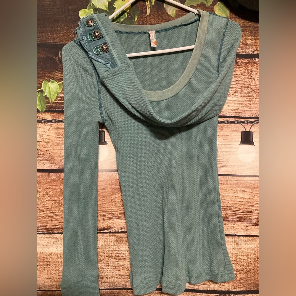 Rare Free People cuff thermal